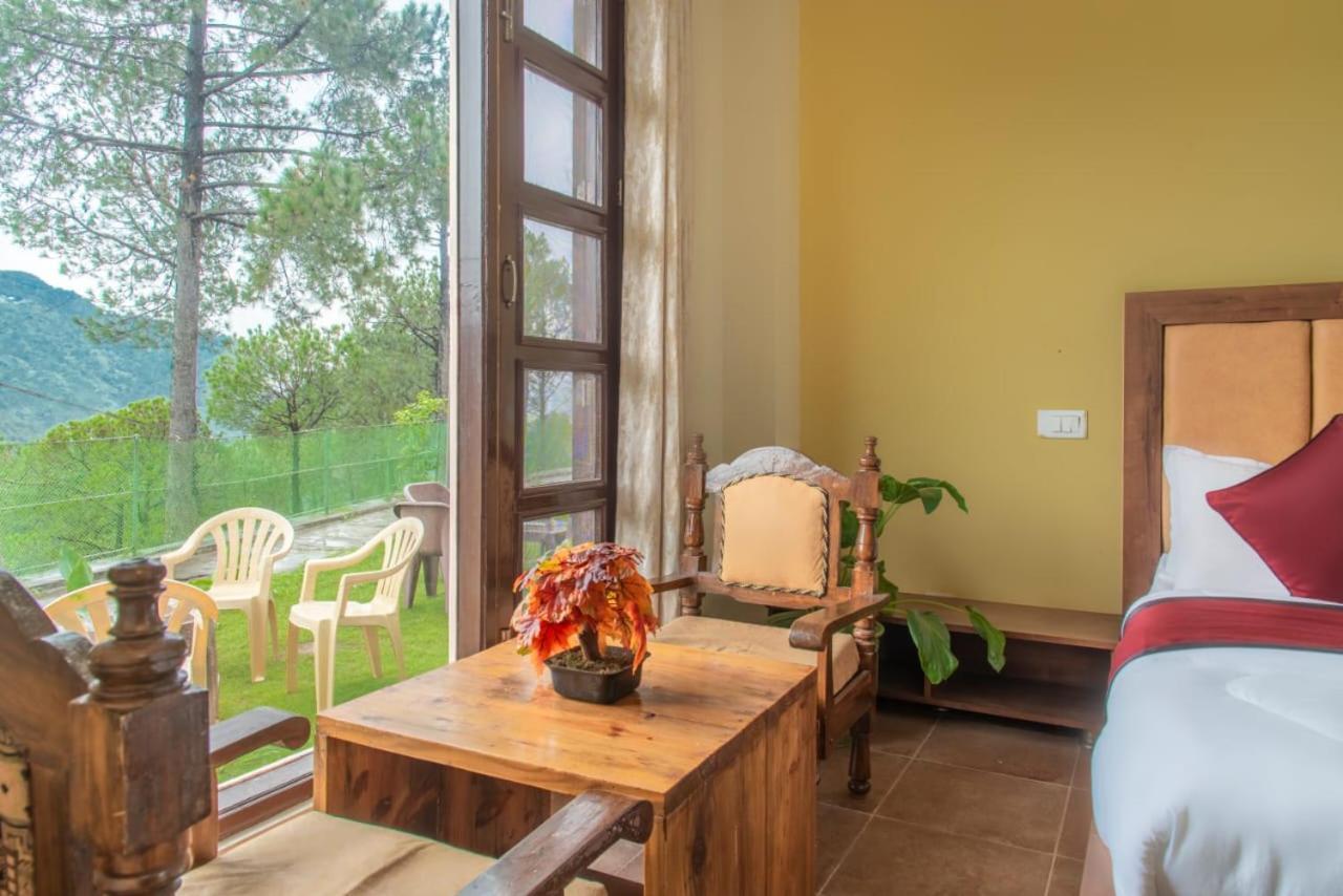 Host Jatin Kasauli Pine Villa 7Oi827O7O3 ภายนอก รูปภาพ
